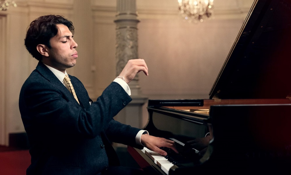 Pianist Nicolas van Poucke speelt in Westvest90-kerk Schiedam