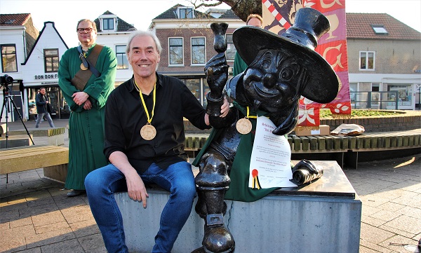 Harr Wiegman én Proosje van Schiedam zijn geridderd