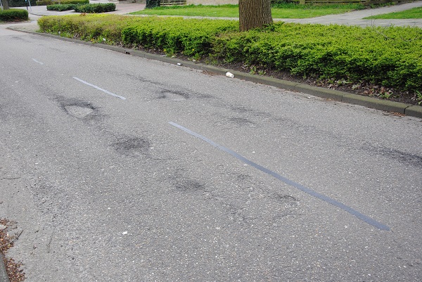 Gevaarlijk gaten in wegdek worden nog deze zomer aangepakt