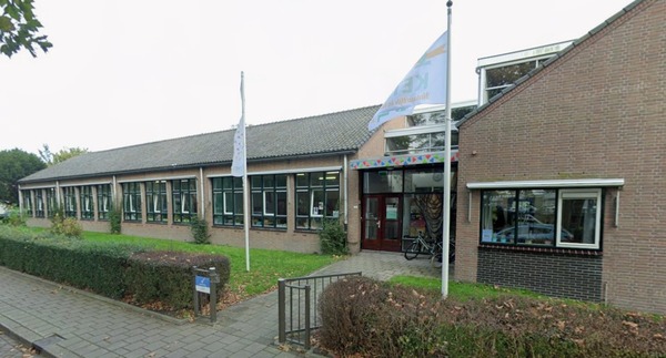 Strijden voor behoud beeldbepalende uiterlijk school in Kethel