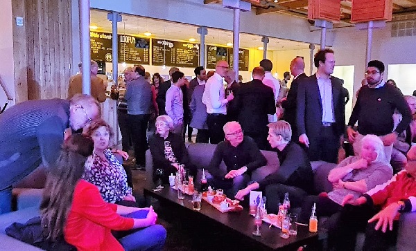 De eerste vijf stembureaus van vandaag zijn binnen