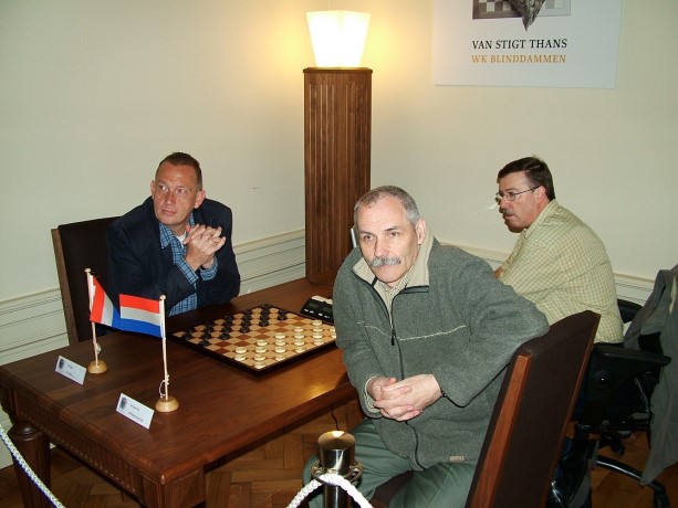 Oud-wereldkampioen dammen Harm Wiersma verliest van Christian Niami