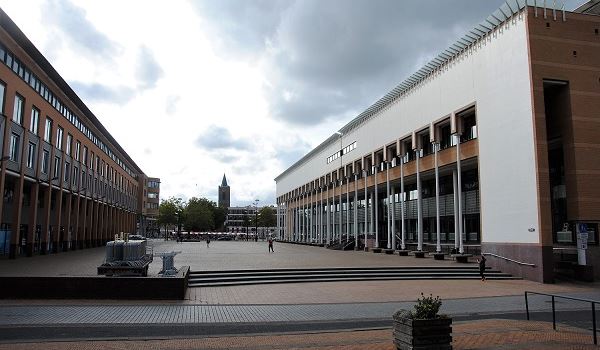 Pegida kondigt aan morgen tóch te komen demonstreren, maar niet op Stadserf