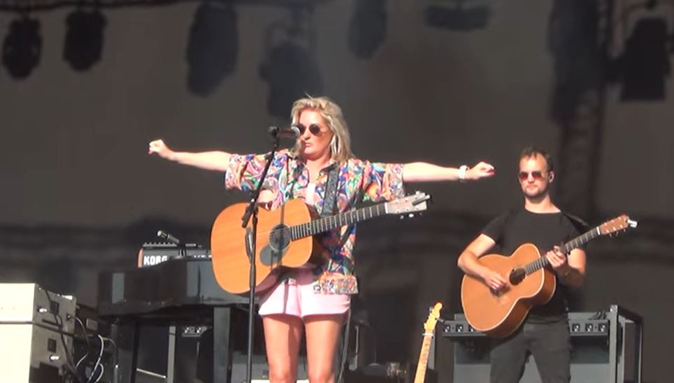 JW sprak na afloop back stage met Sanne Hans (Miss Montreal)