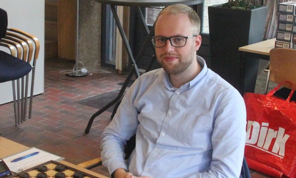 Stroeve wedstrijd Schiedamse damclub, toch 12-8 winst