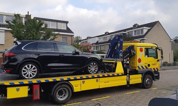 Woning en bedrijfspand doorzocht in Schiedam