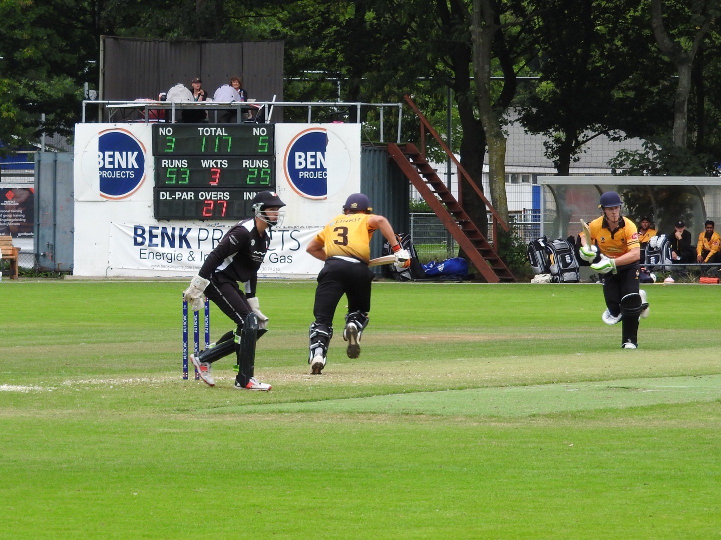 Wedstrijden van Excelsior'20 en Hermes-DVS verregend