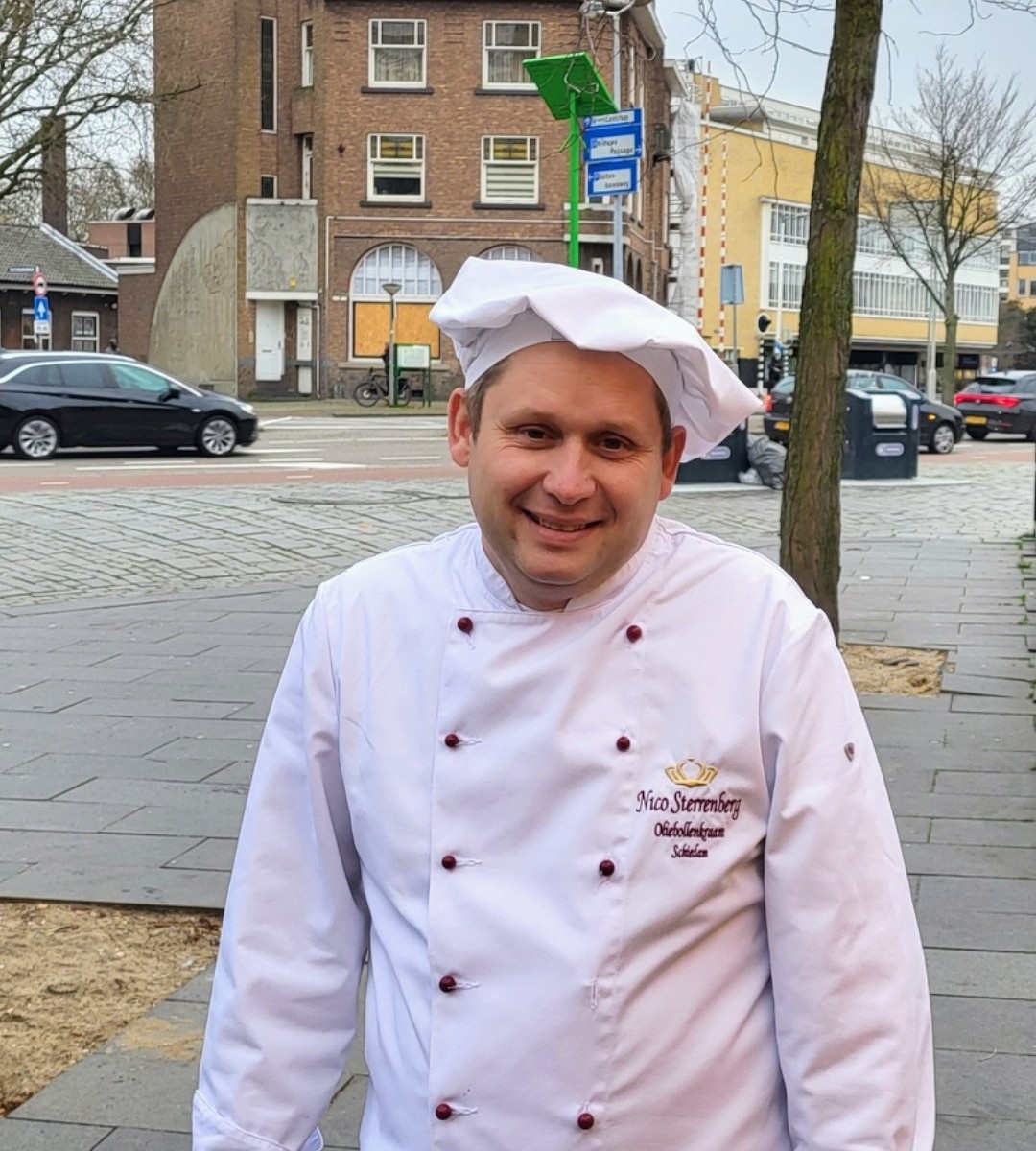 Ondernemers Nico en Ruud presenteren de Dik & Dun oliebol