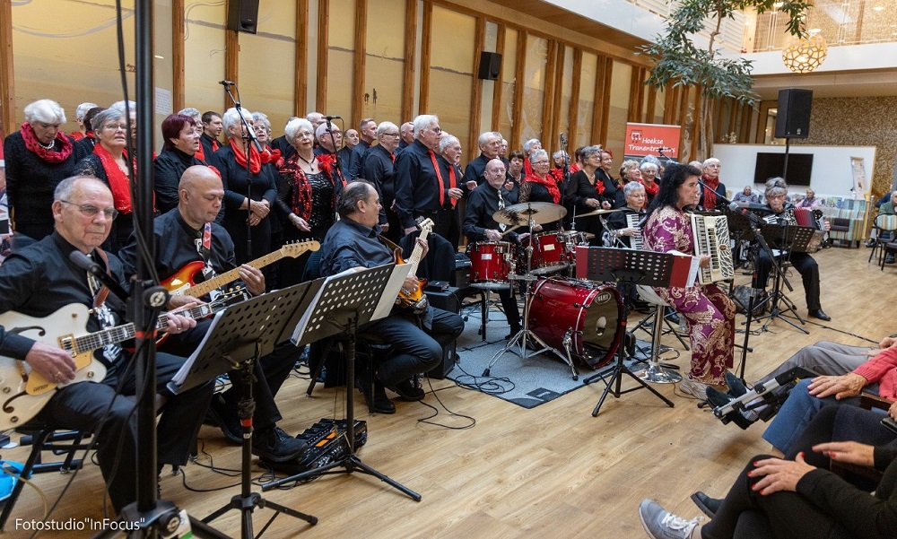 DeltaPORT steunt o.m. 'Tone & Image' en 'Hoekse Tranentrekkers'