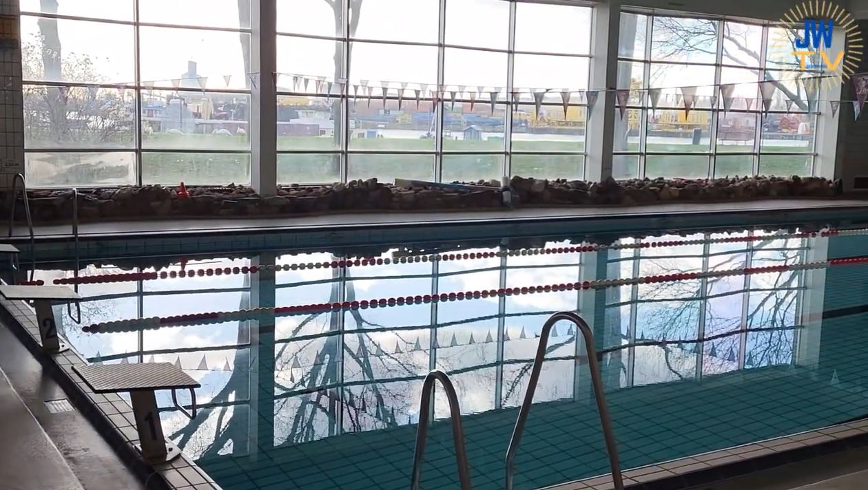 'Een stad met 80.000 inwoners heeft twee zwembaden nodig'