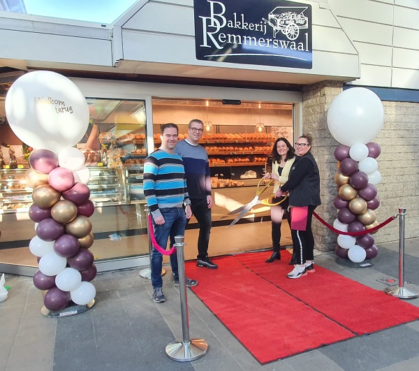 Bakkerij Remmerswaal na verbouwing weer open in Spaland