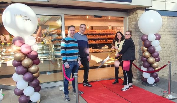 Bakkerij Remmerswaal na verbouwing weer open in Spaland