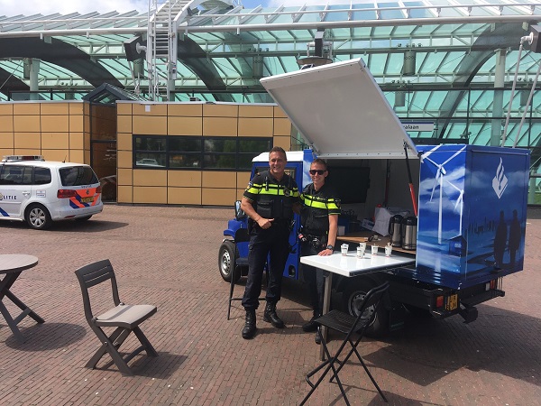Wijkagenten houden wijktafel op de grens van Nieuwland en West