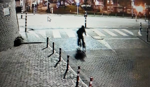 16-jarige jongen aangehouden als verdachte van neersteken 21-jarige vrouw