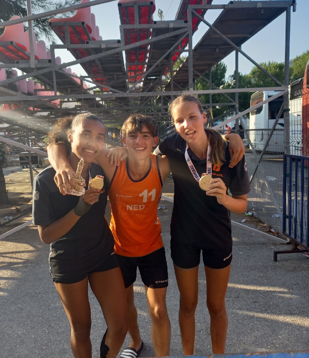 Goud voor DWS-meiden op EK beachhandbal U17 