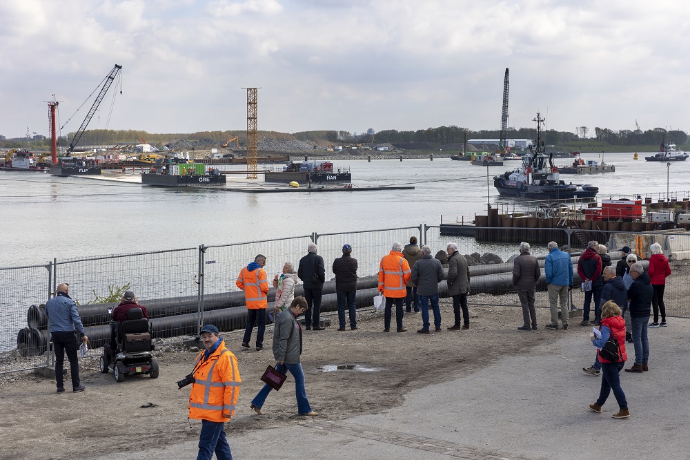 Afzinken 2e tunneldeel Maasdeltatunnel afgebroken