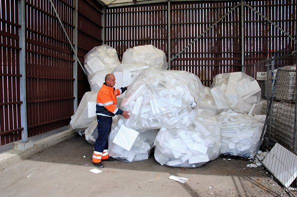 Door 'corona' bestellen we vaker online, ruimen we meer op en klussen we meer