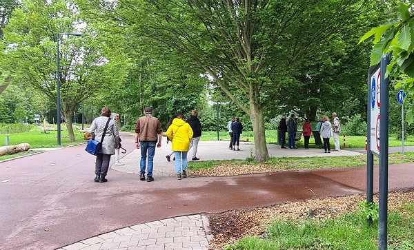 Zichtlijnen terug, kruidentuin verplaatst en fietsenstalling vernieuwd