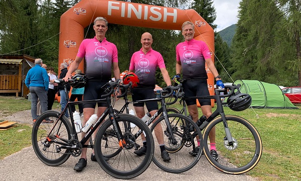 Dit drietal Schiedammers fietst de 'Giro di Kika' 