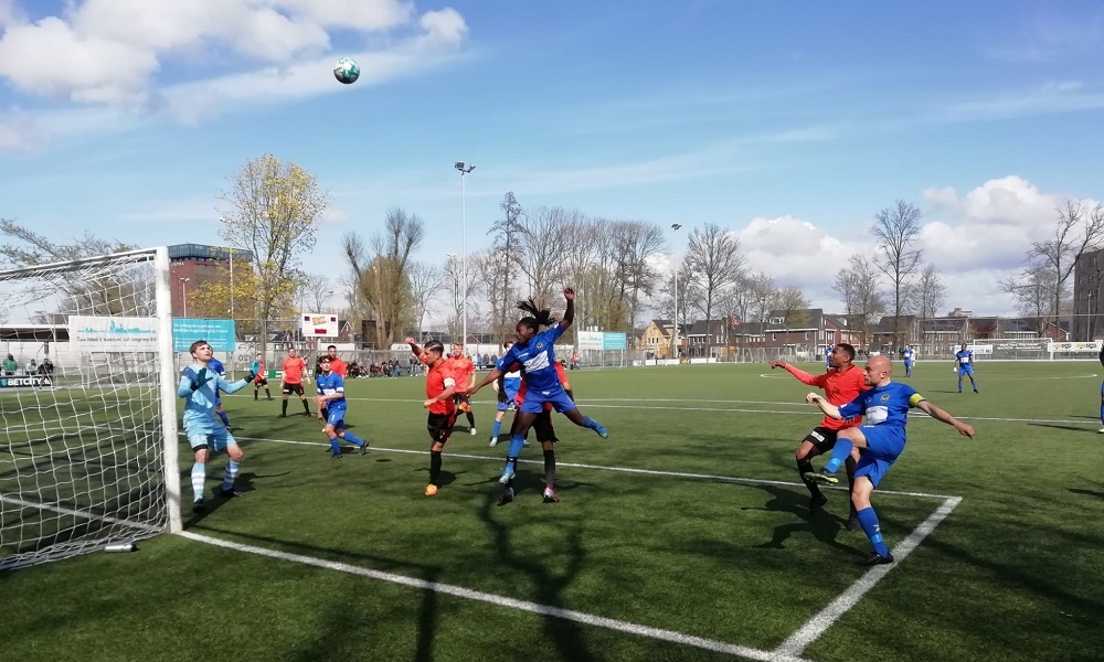 Wedstrijdbeelden met de 3 doelpunten en interview met trainer Wolters