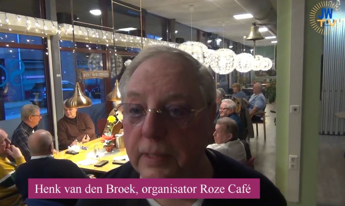 Roze Café 10 jaar geleden opgericht voor de ouderen