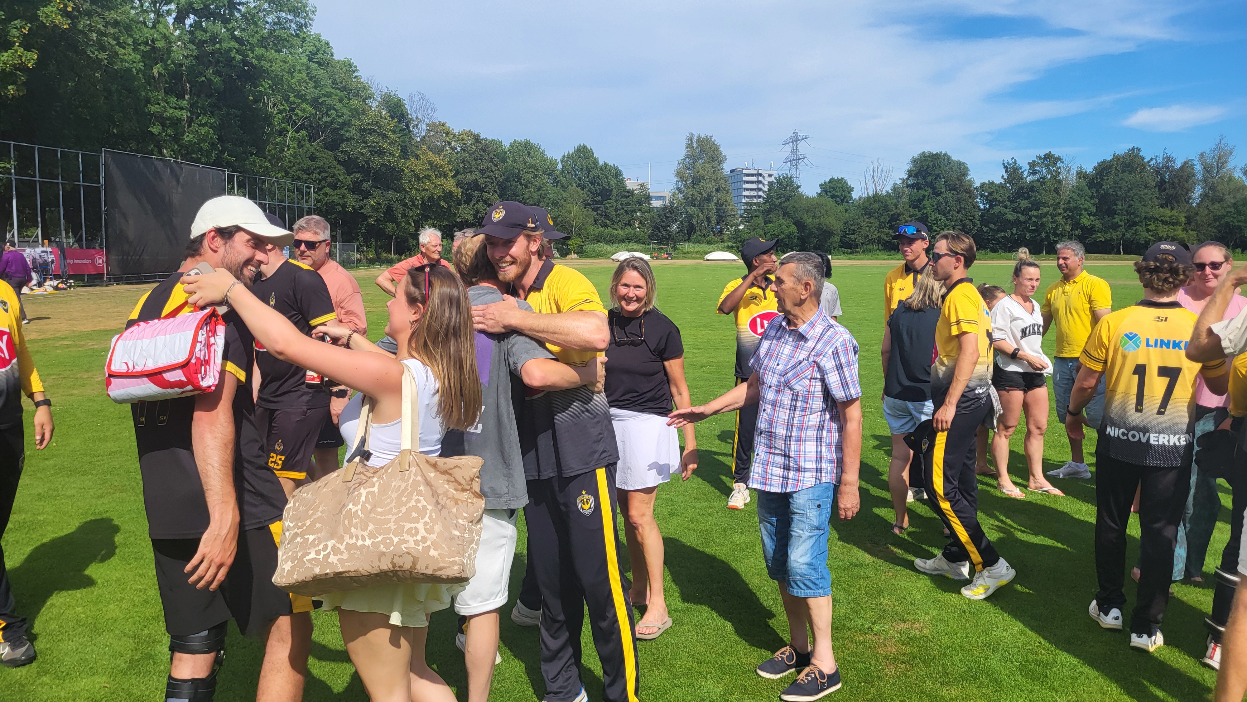 Excelsior'20 cricket promoveert naar de Topklasse
