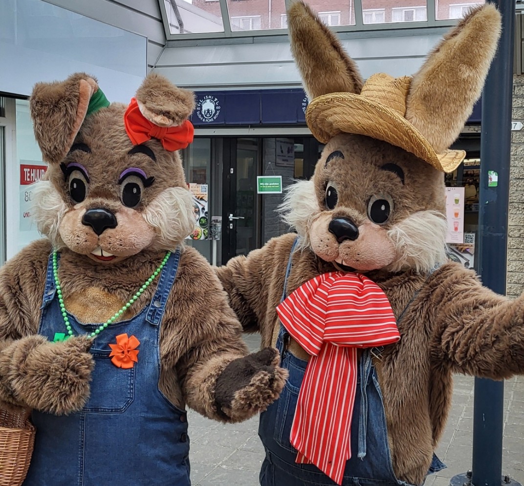 Lieke praat wel met de paashaas