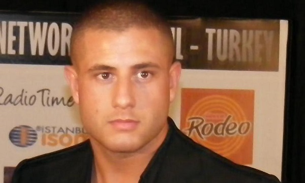  Kickbokser Gökhan Saki maakt comeback bij Glory 