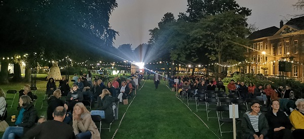 'Sound of Metal' tussen de bomen van de Plantage