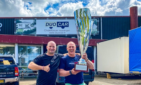 DUOCAR schenkt nieuwe Supercup Vlaardingen/Schiedam