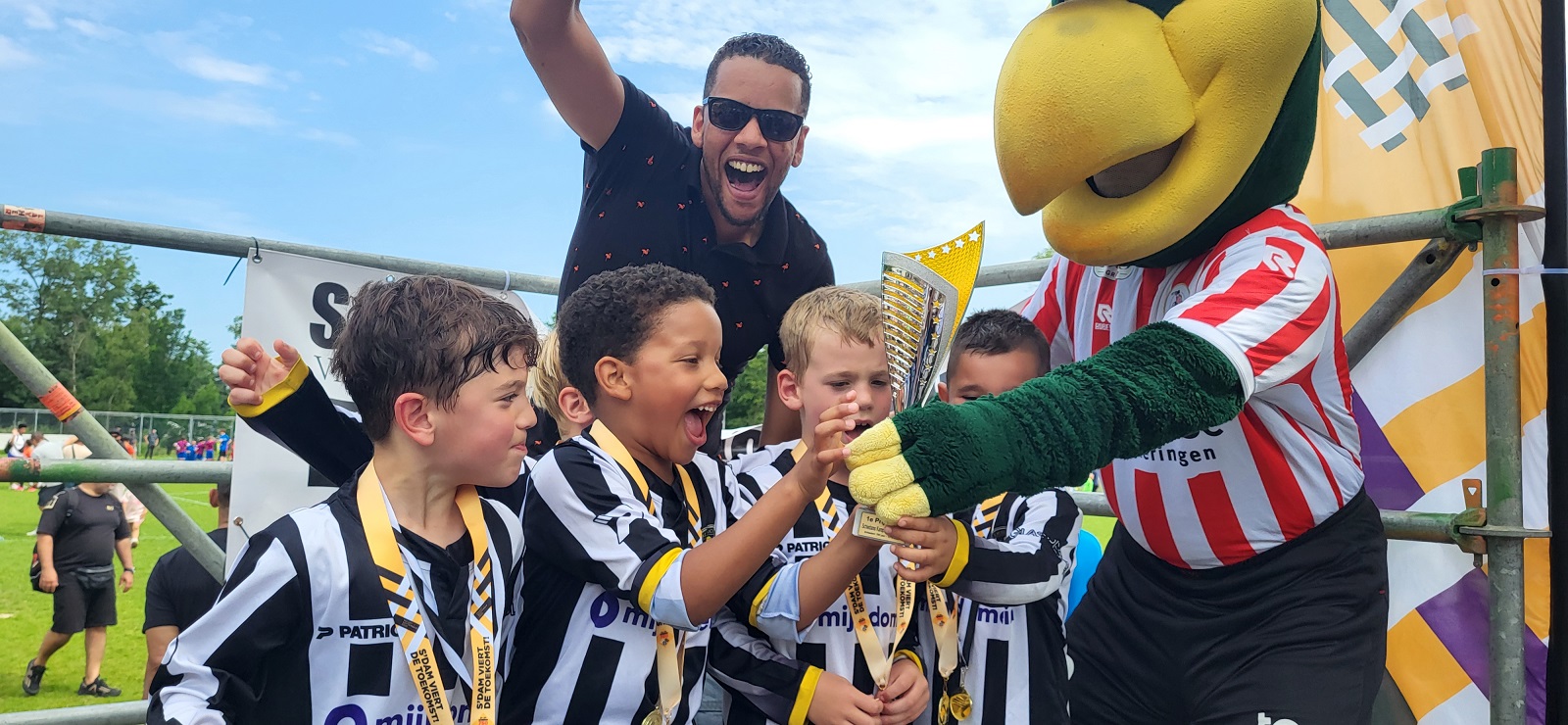 Jeugdkampioenschap voetbal in teken van Schiedam 750