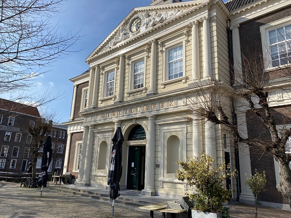 Zes dagen in de week boeken afhalen of terugbrengen