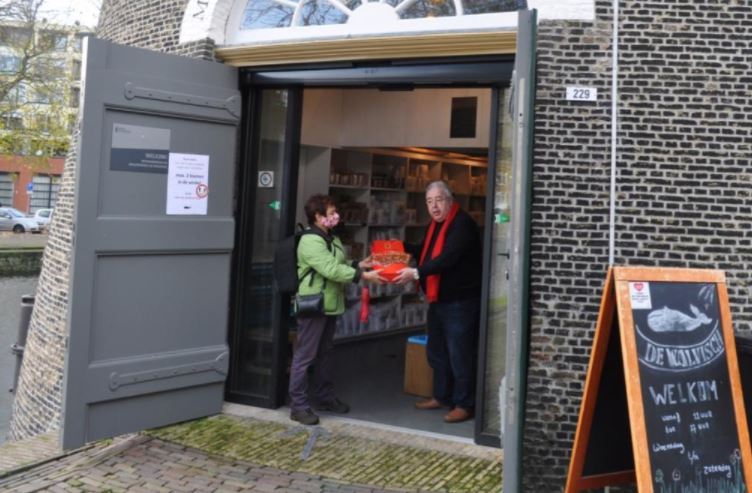 De oude traditie van de Schiedamse speculaasvarkens