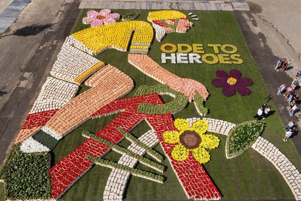 Bloemenmozaïek van 1000 m² langs route Tour de France Femmes