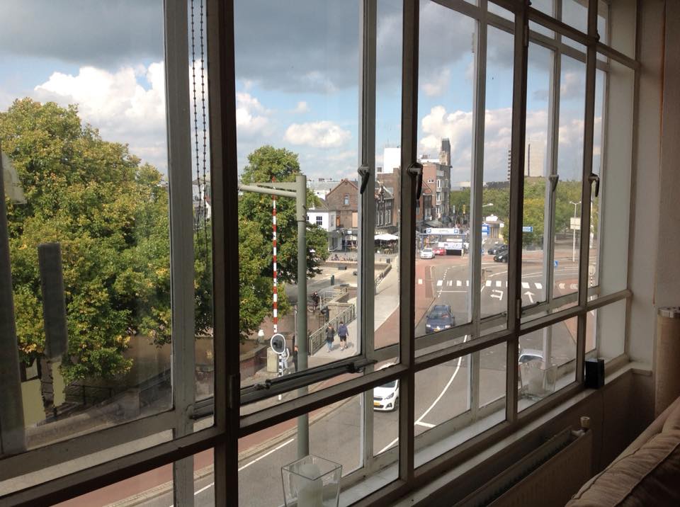 Welke herinneringen heb jij aan de 'HAV-Bank' en aan het Dudok-gebouw?