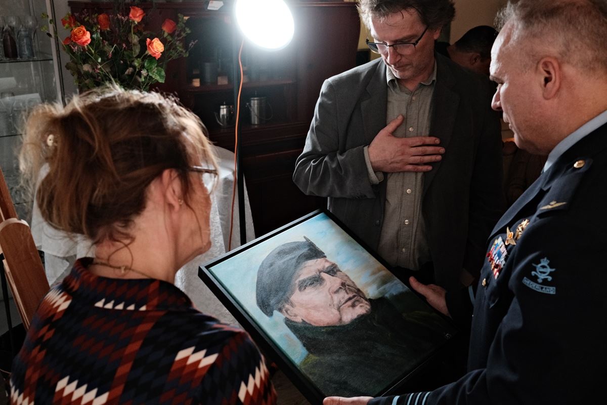 Generaal Onno Eichelsheim keert terug voor overhandiging