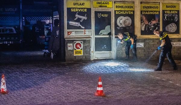 Explosie bij garage in 's-Gravelandsepolder