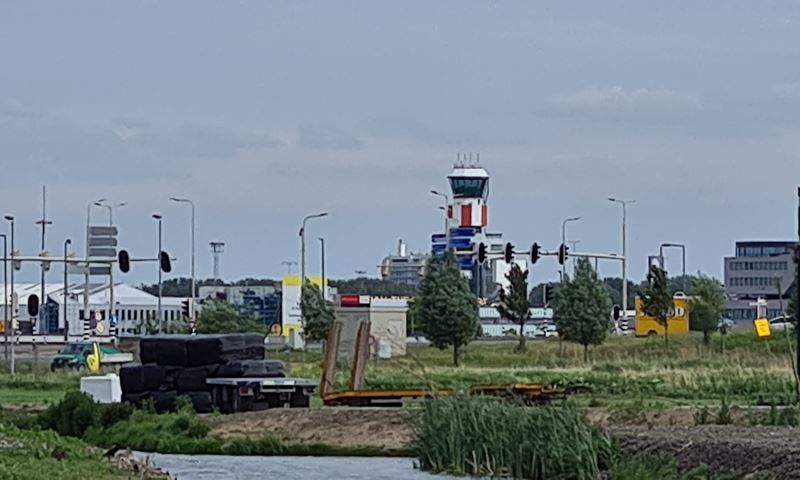 'Vliegveld Rotterdam ontwikkelt zich tot vuilnisbak van Schiphol'