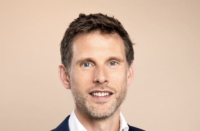 Kandidaat-Kamerlid GroenLinks-PvdA op de weekmarkt