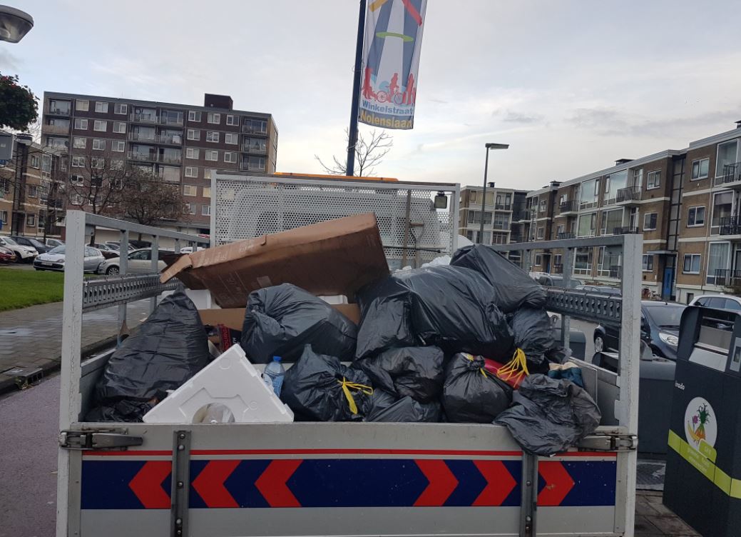 Toezicht & Handhaving haalt op zondagmiddag de bezem door Schiedam