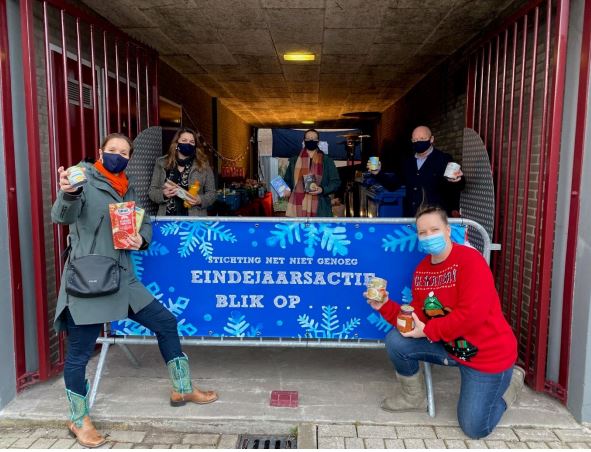 Rotary zamelt levensmiddelen in voor Stichting Net Niet Genoeg
