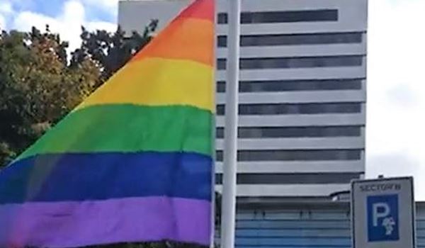 Raadsleden verzoeken: hijs de regenboogvlag op 1 april