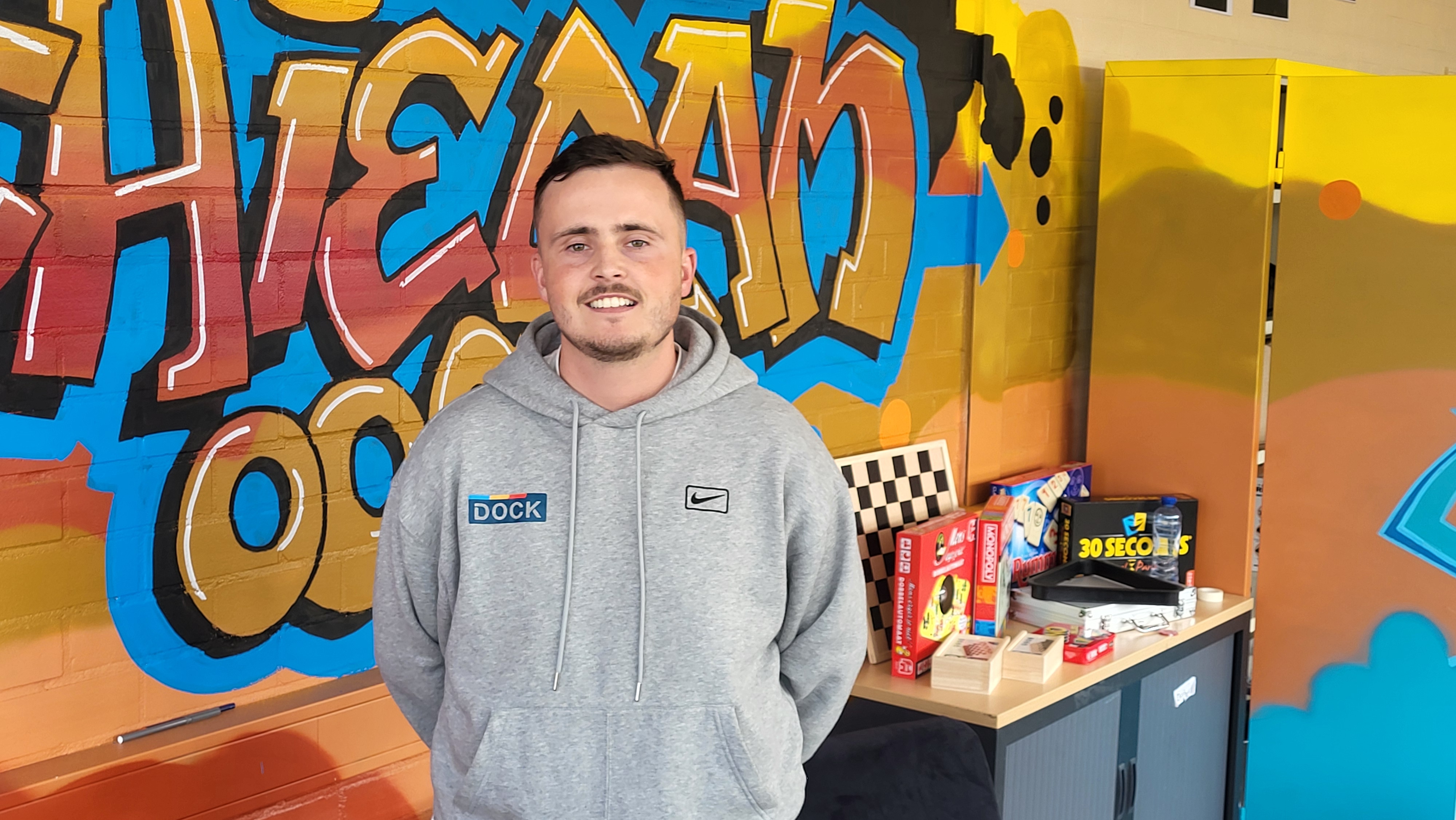 Feestelijke opening Tienerhub in Wijkhuis Oost