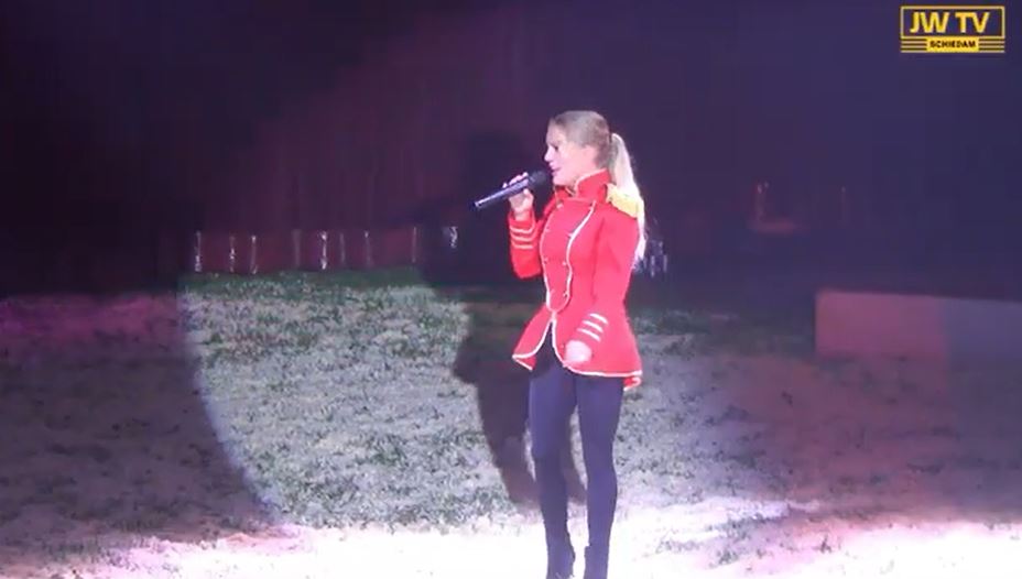 Lucht-acrobaat Lavinia Renz is de 7e generatie circusartiest