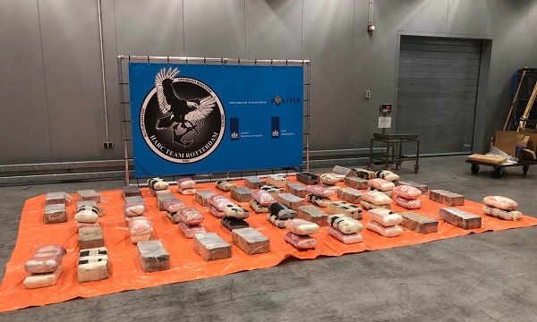 Ruim 500 kilo cocaïne onderschept in schip in Merwehaven 