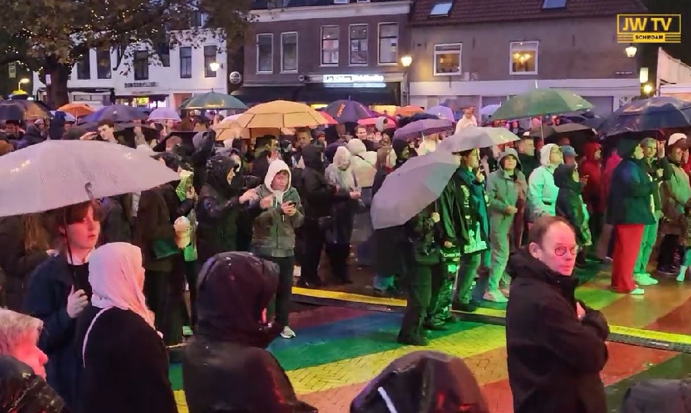 Burgemeester Bergmann en Orgel Joke openen Brandersfeesten