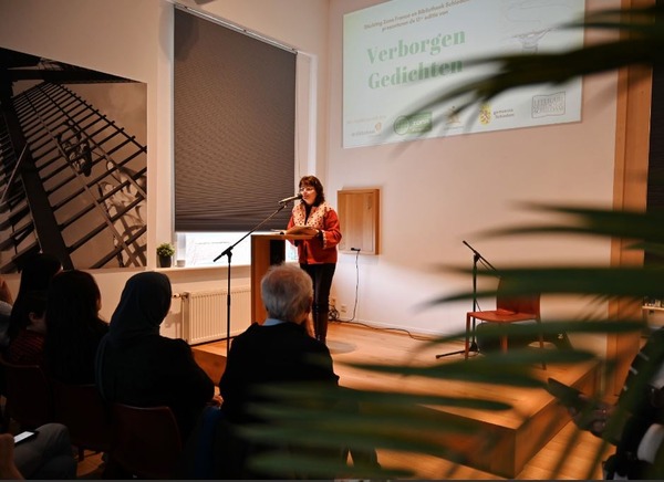 Verborgen Gedichten 'viert de poëzie'