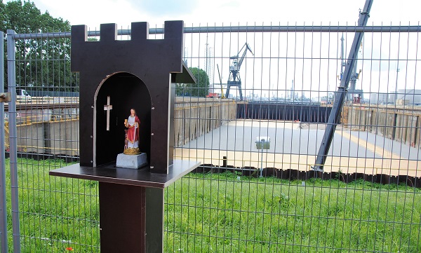 Sint Barbara waakt over bouwers Maasdeltatunnel