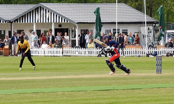 Excelsior'20 Cricket opent competitie met verlies tegen VCC