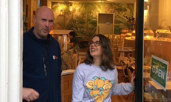 Kieren dichten, folie aanbrengen, brievenbus luchtdicht maken